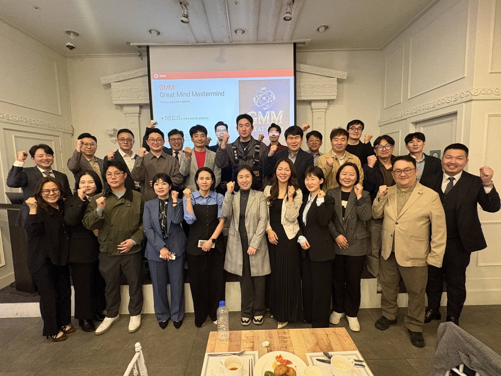 BNI 멤버들의 단체 사진